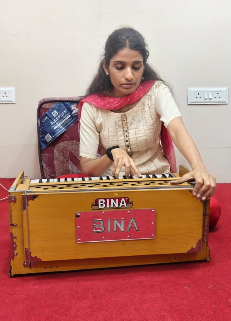 Shivangi Dwivedi Classical and Bollywood Vocal Instructor