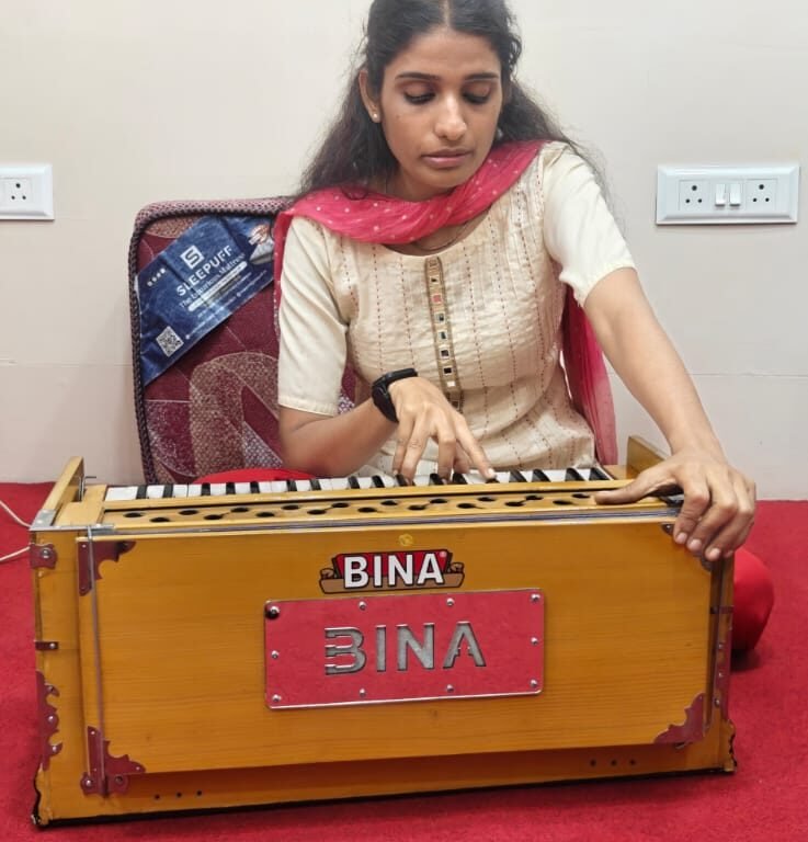 Shivangi Dwivedi Classical and Bollywood Vocal Instructor